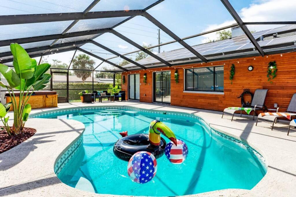 Holiday home The Pelican/pool/hottub/gameroom