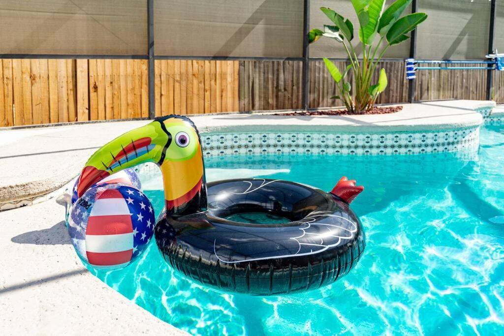 The Pelican/pool/hottub/gameroom Holiday home